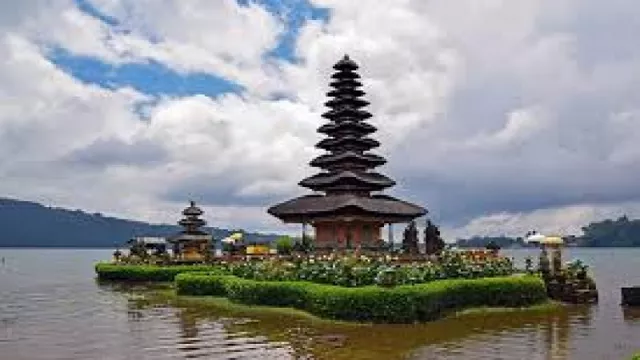 Nusa Dua Bali Jadi Proyek Percontohan Wisata Normal Baru - GenPI.co