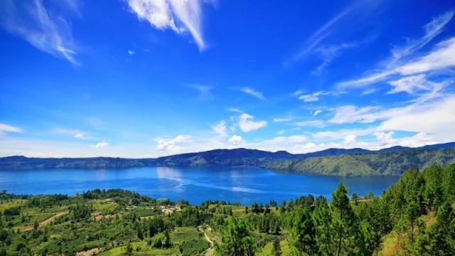 Menparekraf Sambut Baik Danau Toba Sebagai Unesco Global Geopark - GenPI.co