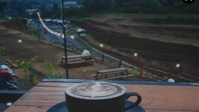 Z Dulur Coffee, Tempat Nongkrong Asyik di Atas Tebing Tasikmalaya - GenPI.co