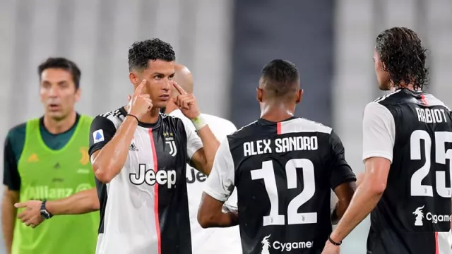 Juventus vs Lazio 2-1: Cristiano Ronaldo Cetak Sejarah Maut - GenPI.co