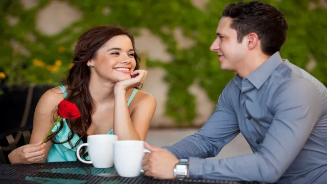 4 Kalimat Jitu Bikin Pasangan Kamu Meleleh - GenPI.co