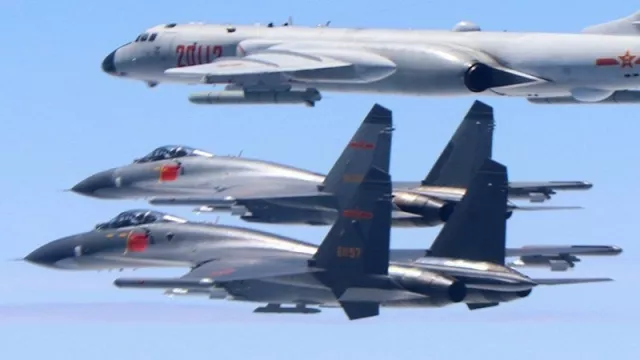 Jet Tempur China Siap Cegat Pesawat Militer AS di Wilayah Taiwan - GenPI.co