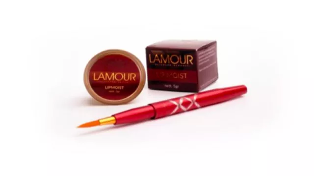 Lamour Lipmoist, Pelembap Bibir yang Kaya Vitamin - GenPI.co