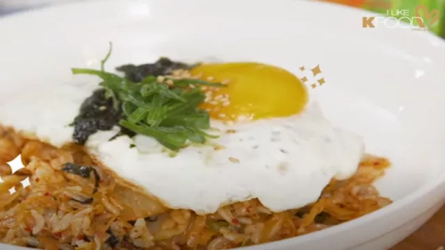 Resep Nasi Goreng Kimci, Chef Korea Beberkan Cara Bikinnya - GenPI.co