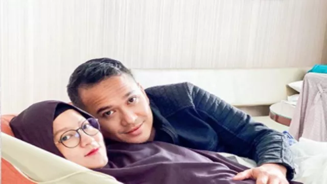 Putra Lyra Firna dan Fadlan Telah Lahir, Namanya Bagus Banget - GenPI.co Putra Lyra Firna dan Fadlan Telah Lahir, Namanya Bagus Banget - GenPI.co