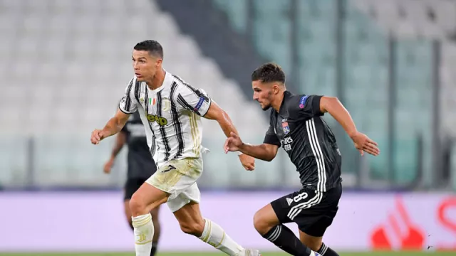 Juventus vs Lyon 2-1: Cristiano Ronaldo Cuma Bisa Melongo - GenPI.co