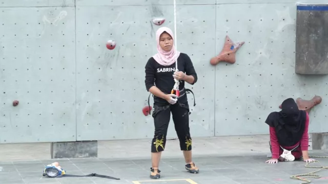 Suka Tantangan, Sabrina Syarifah Pilih Olahraga Panjat Tebing - GenPI.co