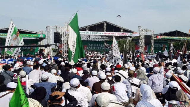 PA 212 akan Undang Habib Rizieq Reuni Akbar di Monas - GenPI.co PA 212 akan Undang Habib Rizieq Reuni Akbar di Monas - GenPI.co
