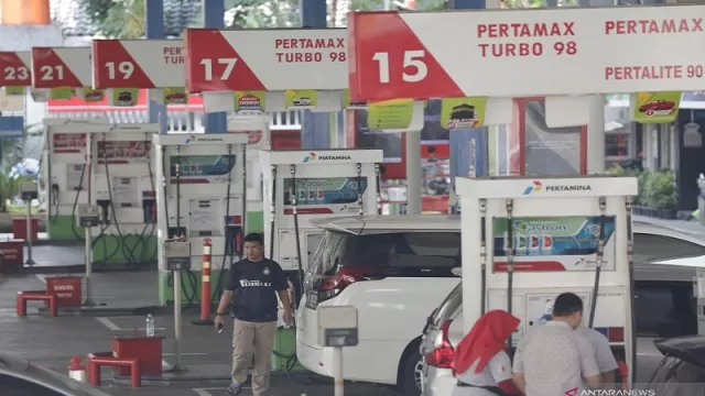 Warga Menolak BBM Jenis Premium Dihapus - GenPI.co