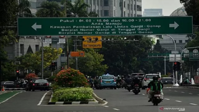 PSBB Transisi Diperpanjang, Ganjil Genap Jakarta Belum Berlaku - GenPI.co