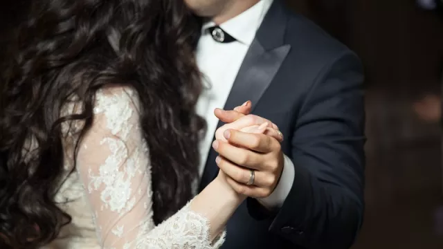 5 Lagu Romantis Favorit Paling Sering Diputar di Pernikahan - GenPI.co