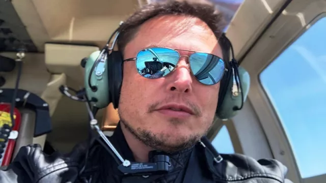 Bos Tesla Tembus Orang Terkaya ke-3 Dunia, Salip Mark Zuckerberg - GenPI.co Bos Tesla Tembus Orang Terkaya ke-3 Dunia, Salip Mark Zuckerberg - GenPI.co