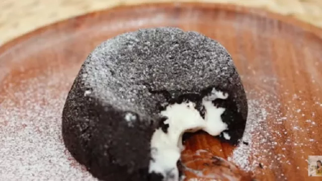 Resep Oreo Lava Cake Ala Chef Devina Hermawan, Rasanya Enak Parah - GenPI.co