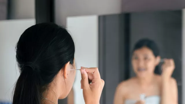 Warna Kotoran Telinga Ungkap Kondisi Kesehatan Tubuh Sebenarnya.. - GenPI.co Warna Kotoran Telinga Ungkap Kondisi Kesehatan Tubuh Sebenarnya.. - GenPI.co