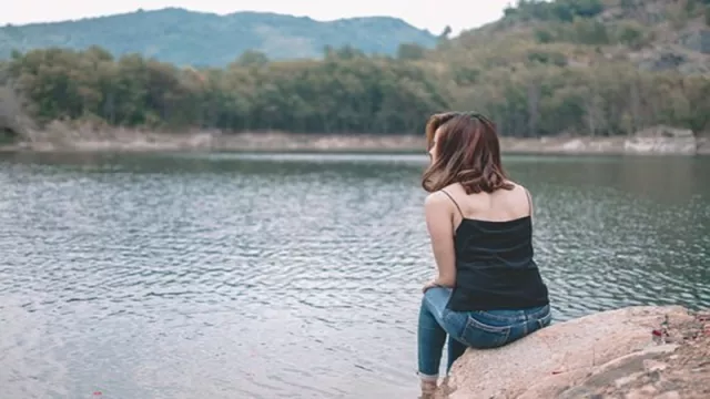 Bulan, Malang Sekali Nasibmu - GenPI.co Bulan, Malang Sekali Nasibmu - GenPI.co