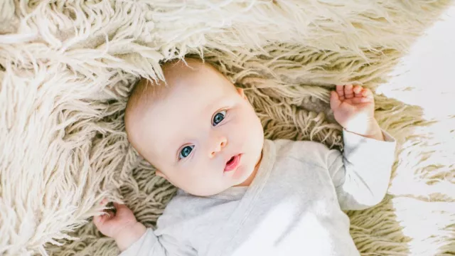 Benarkah Meneteskan ASI Ke Mata Bayi Bisa Menyembuhkan Iritasi? - GenPI.co