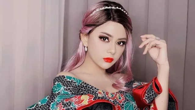 Penampilan Jenita Janet yang Dulu dan Sekarang Bikin Pangling - GenPI.co