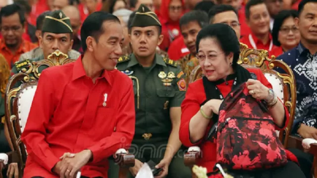Benarkah Jokowi Mulai Membangkang dari PDI Perjuangan? - GenPI.co