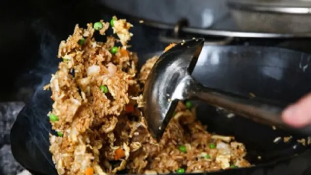 Kunci Nasi Goreng Seenak Abang Gerobak, Dijamin Suami Ketagihan - GenPI.co