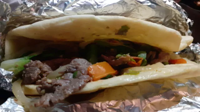 Pasti Ketagihan, Kebab Takkatak Nikmat Banget - GenPI.co Pasti Ketagihan, Kebab Takkatak Nikmat Banget - GenPI.co