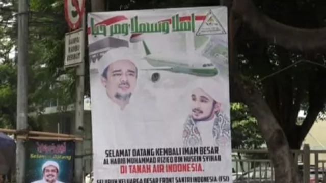 Spanduk Penyambutan Habib Rizieq Ternyata Tidak Berizin - GenPI.co Spanduk Penyambutan Habib Rizieq Ternyata Tidak Berizin - GenPI.co