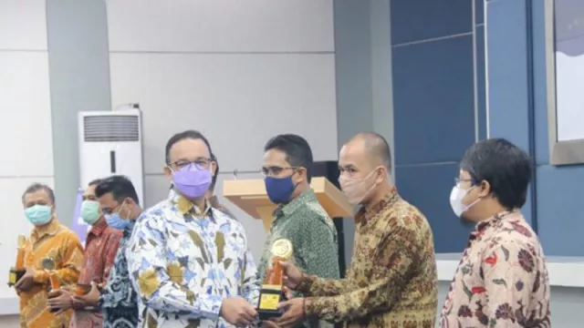 PWI Jaya Gelar Anugerah Jurnalistik MHT 2021, Ini Pesan Anies - GenPI.co