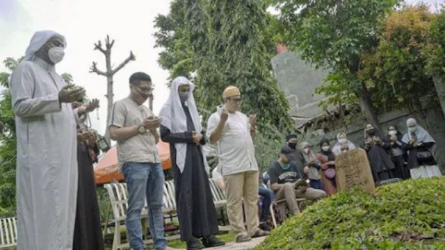 Masyaallah, Ada Hal Luar Biasa di Makam Syekh Ali Jaber - GenPI.co