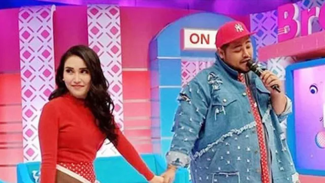 Curhat Ayu Ting Ting soal Hubungan Sama Ivan Gunawan Bikin Kaget - GenPI.co Curhat Ayu Ting Ting soal Hubungan Sama Ivan Gunawan Bikin Kaget - GenPI.co