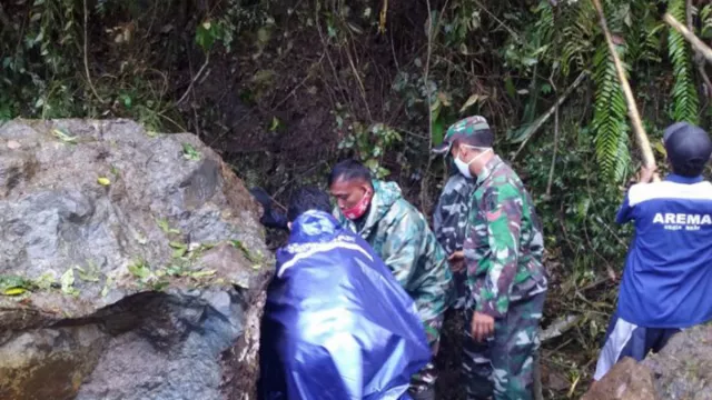 Gempa Terkini di Jatim: Pasutri Meninggal Tertimpa Batu Besar - GenPI.co