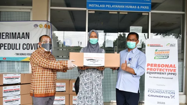 Grundfos Foundation Beri Donasi Kepada ACT Perlengkapan APD - GenPI.co