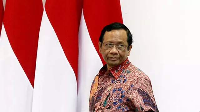 Jokowi Makin Puyeng Gara-Gara Mahfud MD - GenPI.co