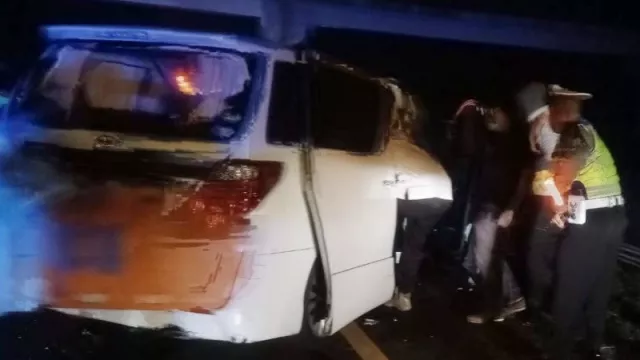 Hanafi Rais Anak Amien Rais Kecelakaan, Kondisi Mobilnya Ngeri - GenPI.co