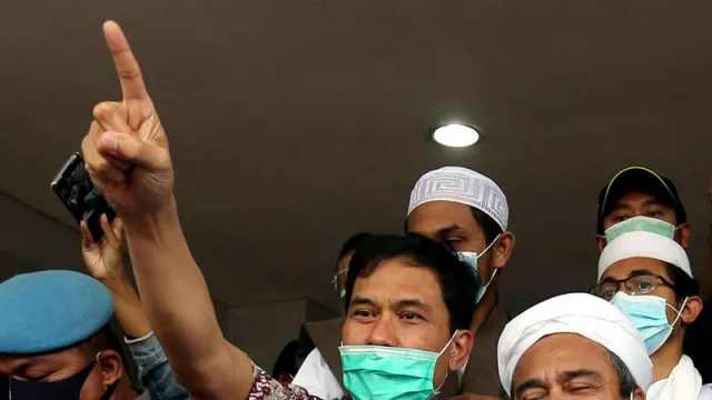 Habib Rizieq Titip 3 Pesan ke Munarman FPI, Semuanya Menggetarkan - GenPI.co