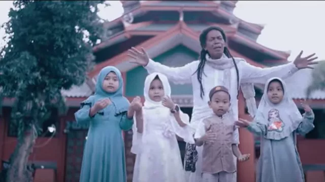 Lagu Ora Poso Dadi Opo di JPNN Musik Meledak, Istimewa! - GenPI.co