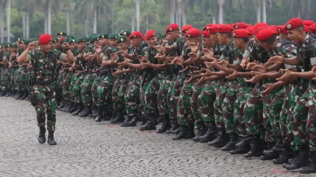 Prajurit TNI Sangar, KKB Papua Langsung Kocar-kacir - GenPI.co