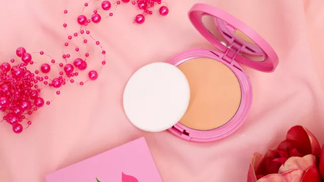 Touch Up Makeup Makin Mudah dengan TWC Sarita Beauty - GenPI.co