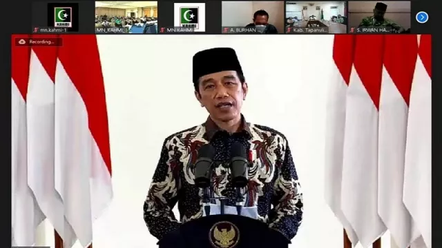 Presiden Jokowi dan Rocky Gerung Satu Panggung, Jleb - GenPI.co