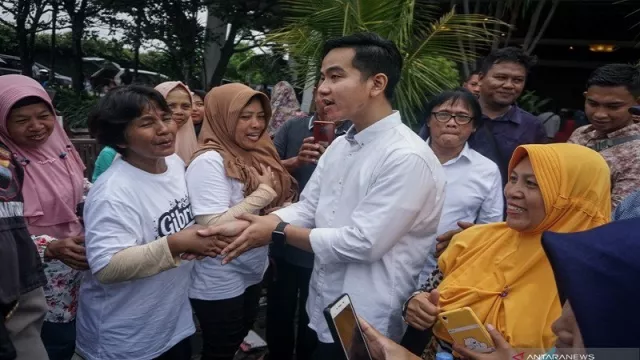 Gibran Ikut Pilkada DKI, Bakal Kalah Sama Anies Baswedan - GenPI.co