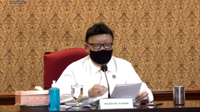 Bahagia! Tjahjo Kumolo Pastikan ASN Dapat Gaji Ke-13 di 2021 - GenPI.co Bahagia! Tjahjo Kumolo Pastikan ASN Dapat Gaji Ke-13 di 2021 - GenPI.co