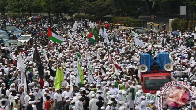 Politikus PDIP Peringatkan FPI, Keras Banget - GenPI.co