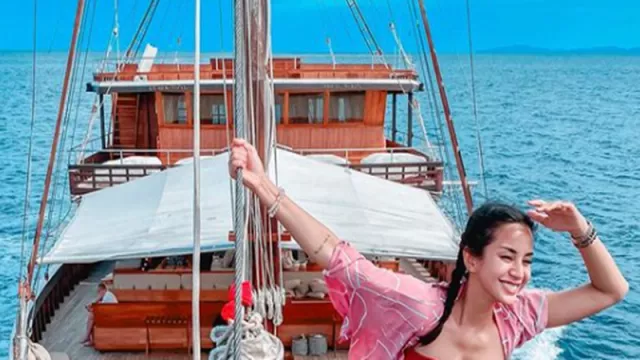 Bikin Melongo! Mewahnya Wisata Naik Yacht Ala Kirana Larasati  - GenPI.co