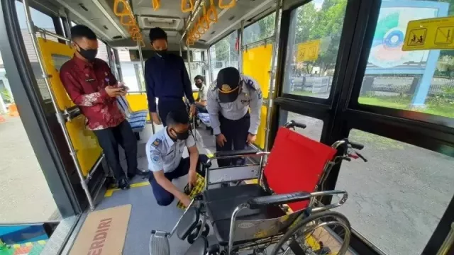 DAMRI Luncurkan Bus Disabilitas NTB Gemilang - GenPI.co