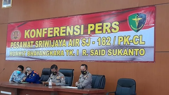 Kopilot SJ-182 Berhasil Diidentifikasi Tim DVI Polri - GenPI.co