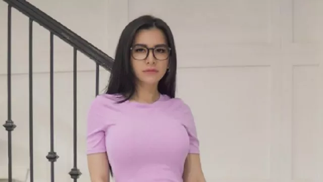 Aduhai, Maria Vania Makin Seksi dengan Sport Bra Warna Pink - GenPI.co