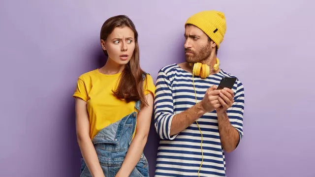 4 Trik Menghadapi Pasangan yang Cemburuan, Dijamin Ampuh! - GenPI.co 4 Trik Menghadapi Pasangan yang Cemburuan, Dijamin Ampuh! - GenPI.co