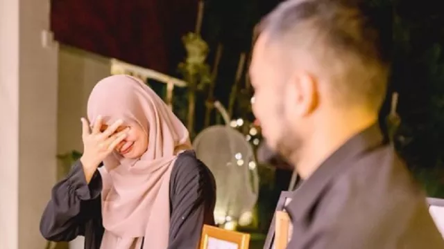 Shireen Sungkar dan Teuku Wisnu Jalani Kehidupan Serba Ngirit - GenPI.co