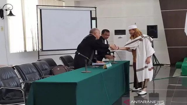 Astaga, Bahar Smith Melawan Menolak Diperiksa Kasus Penganiayaan - GenPI.co Astaga, Bahar Smith Melawan Menolak Diperiksa Kasus Penganiayaan - GenPI.co