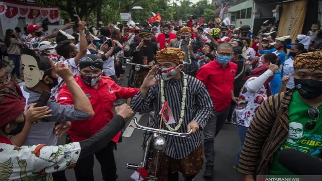 Gibran Unjuk Gigi, Lurah Gajahan Langsung KO - GenPI.co