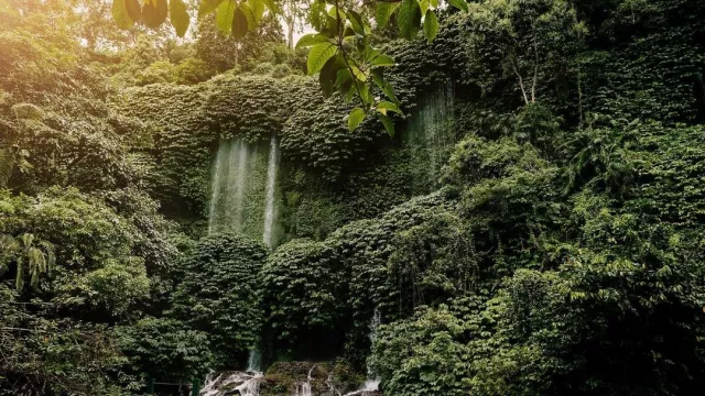 Air Terjun Benang Kelambu, Tempat Mandi Para Bidadari - GenPI.co