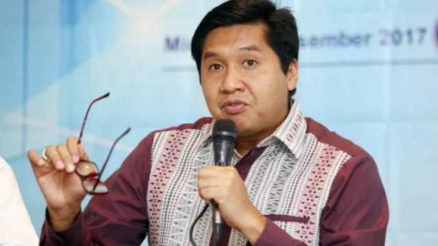Reshuffle Kabinet: Nadiem Lampu Merah, Maruar Sirait Paling Cocok - GenPI.co
